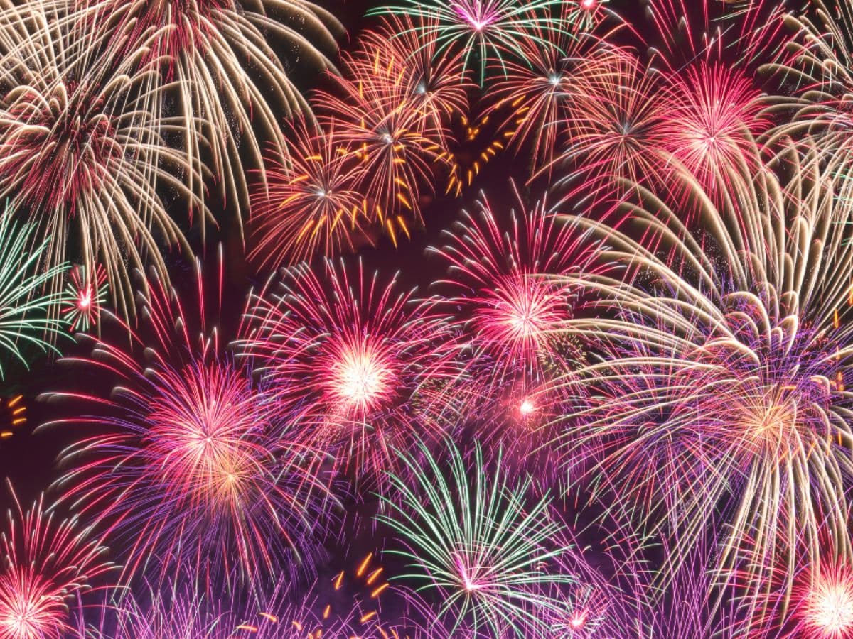 fireworks_night_sky