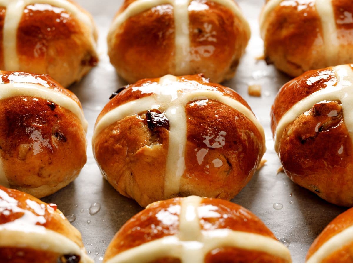 glazed-hot-cross-buns
